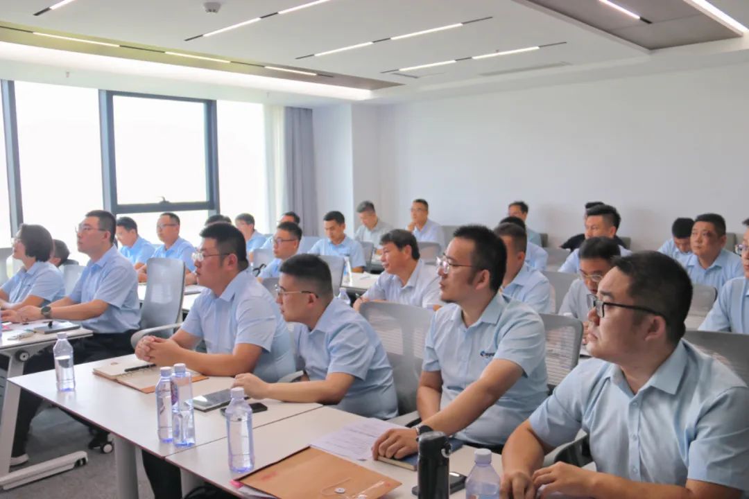 2024年上半年中層管理干部述職會議：述職曬答卷，砥礪再奮進(jìn)。